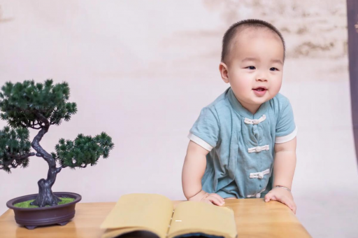 双峰孕妇显怀是几个月